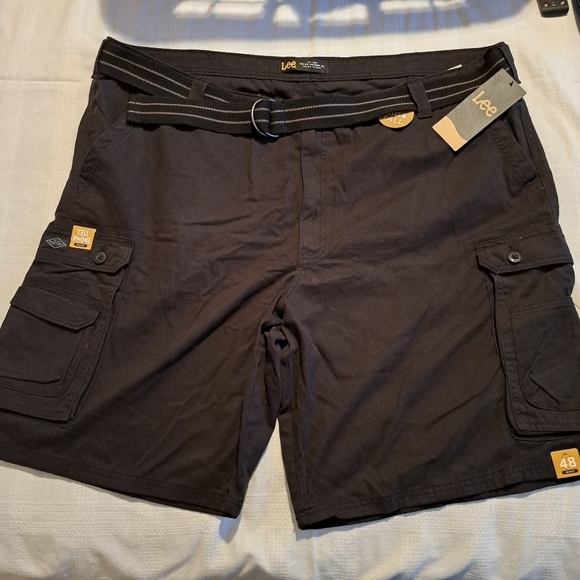 Lee men's black belted cargo shorts size 48, New - Picture 1 of 7